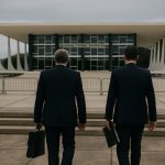 Bolsonaro recorre ao STF para liberar visitas de Flávio